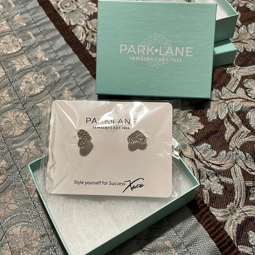 Adorable silver heart earrings